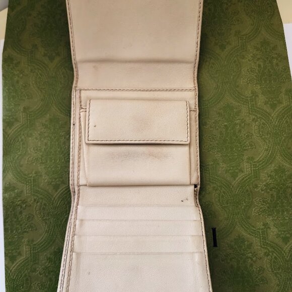 Gucci Britt GG Logo Compact Wallet - Picture 7 of 16
